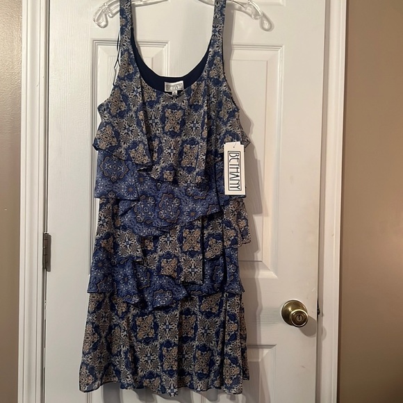Bethany Boho Ruffled Tiered Lightweight Dress Size 14 - NWT - Picture 1 of 4